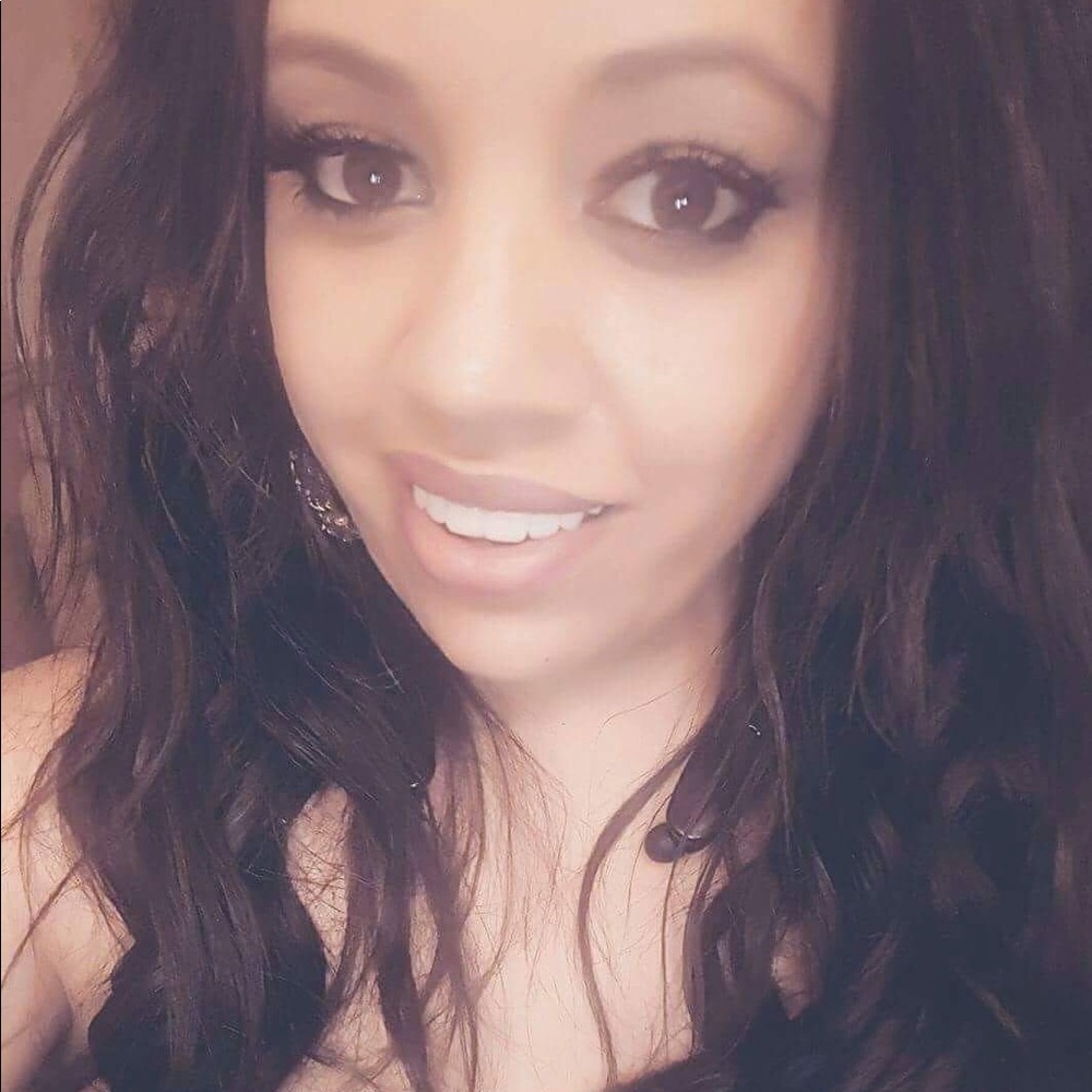 Meet your Posher, Eva